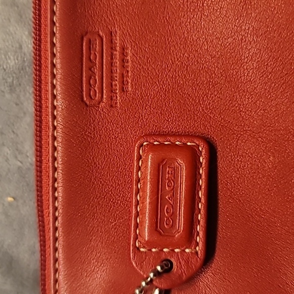 0603. EUC ~ Vintage Red ~ COACH Wristlet ~ Lining, Strap & Charm Tag are perfect - Picture 3 of 13